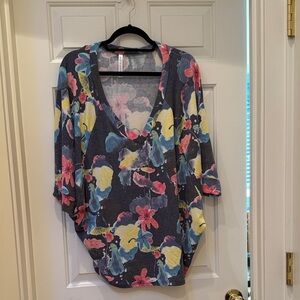 Floral V-Neck Dolman Top in Multicolor